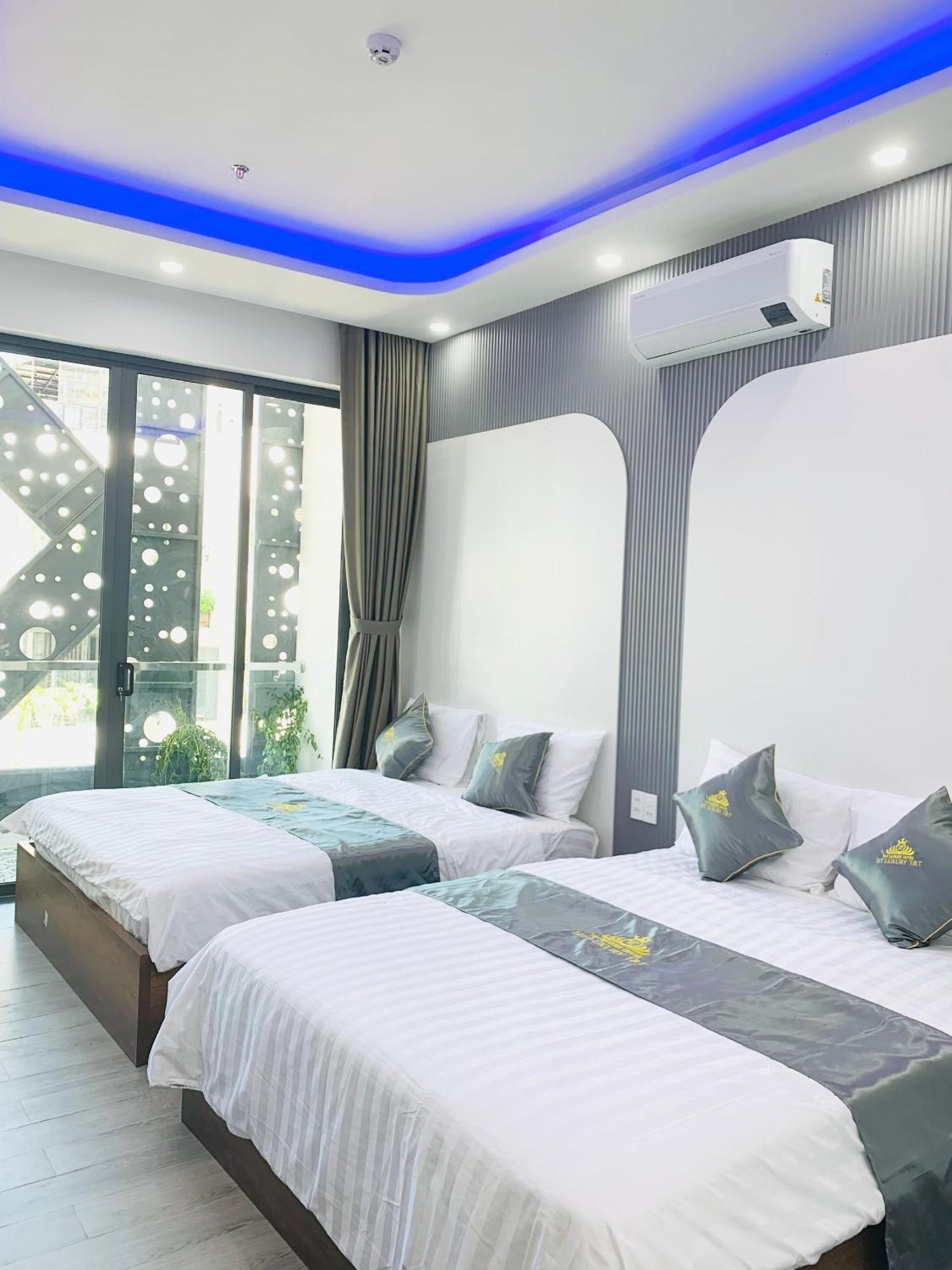 T&t Luxury Hotel